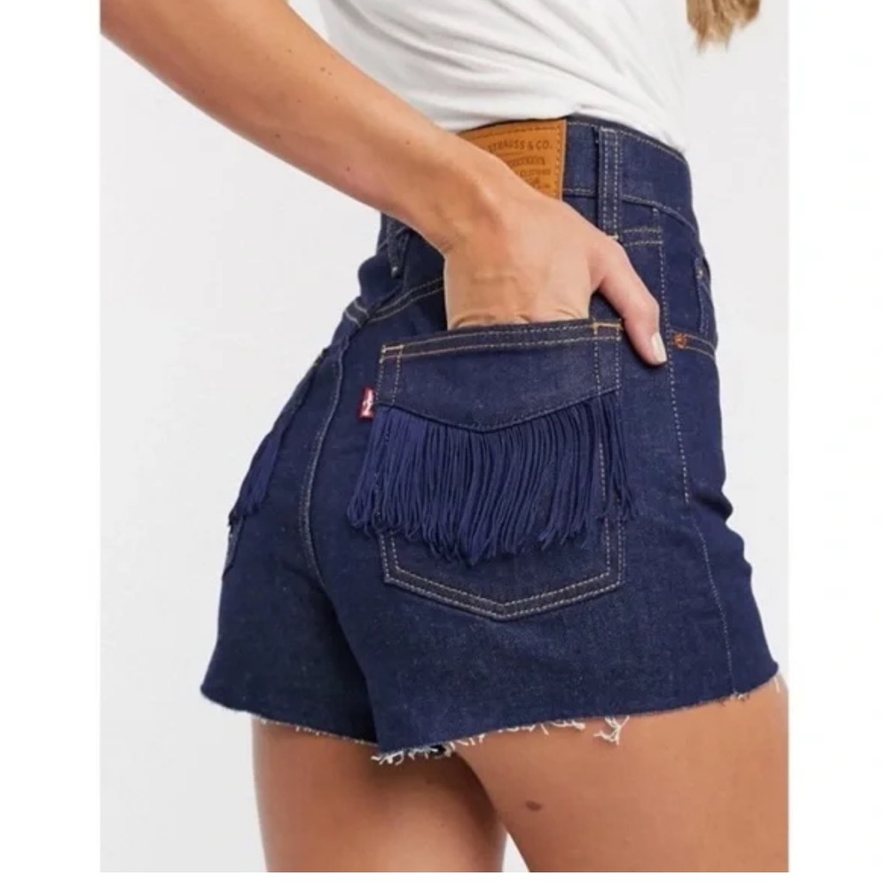 Levi’s Ribcage Tassel Jean shorts